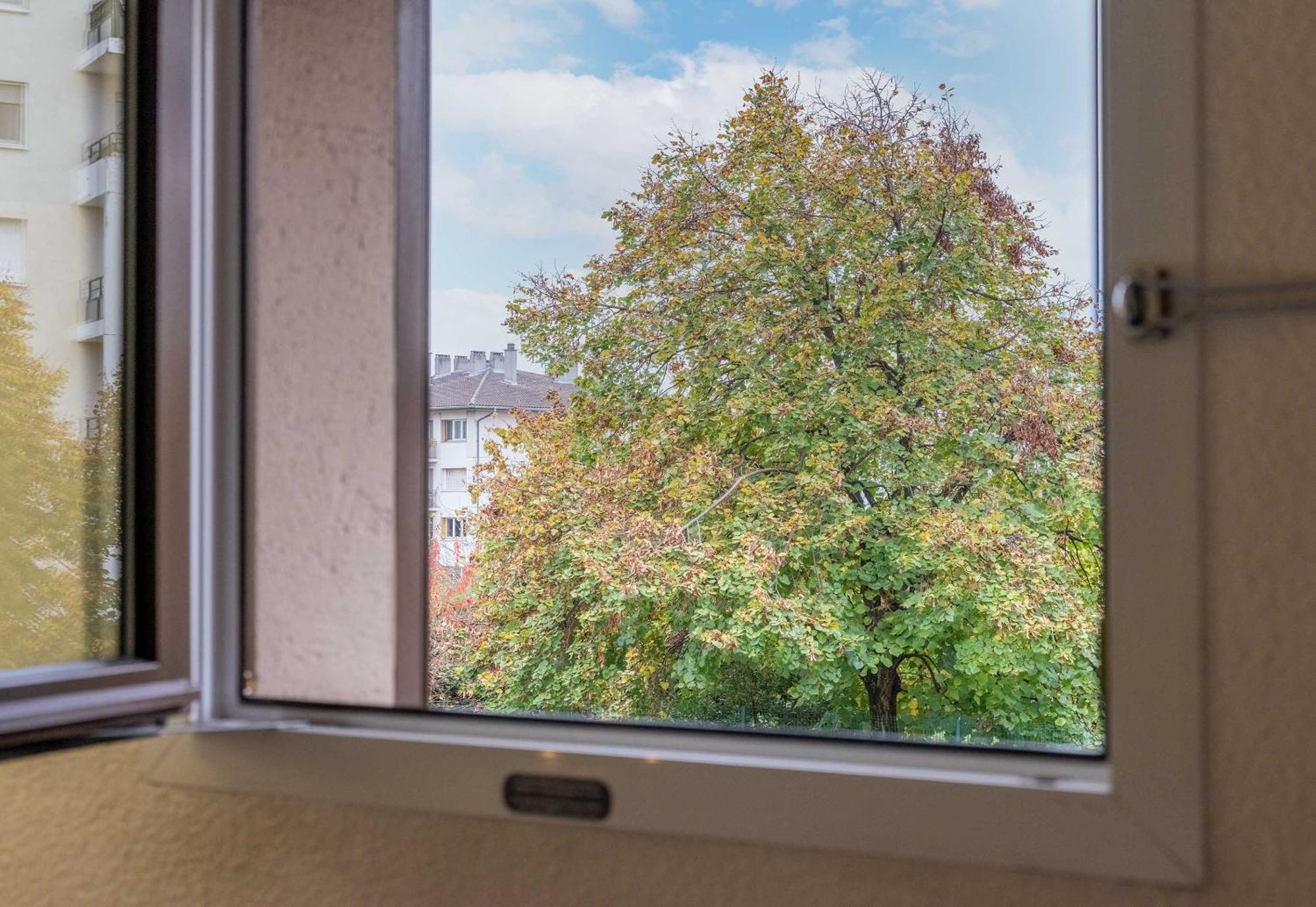 B&B Hotel Annemasse Est Екстериор снимка